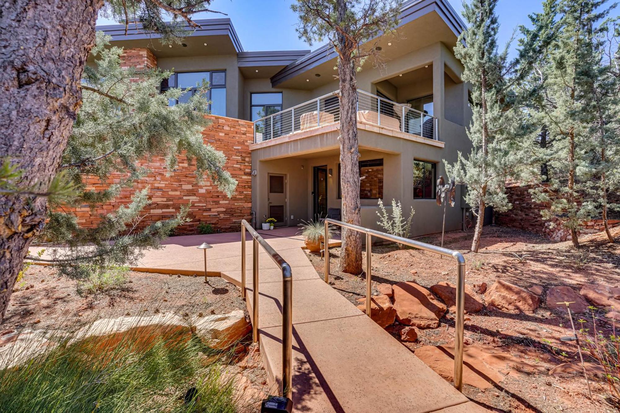 Sedona Couples Retreat With Patio Walk To Trails!アパートメント エクステリア 写真