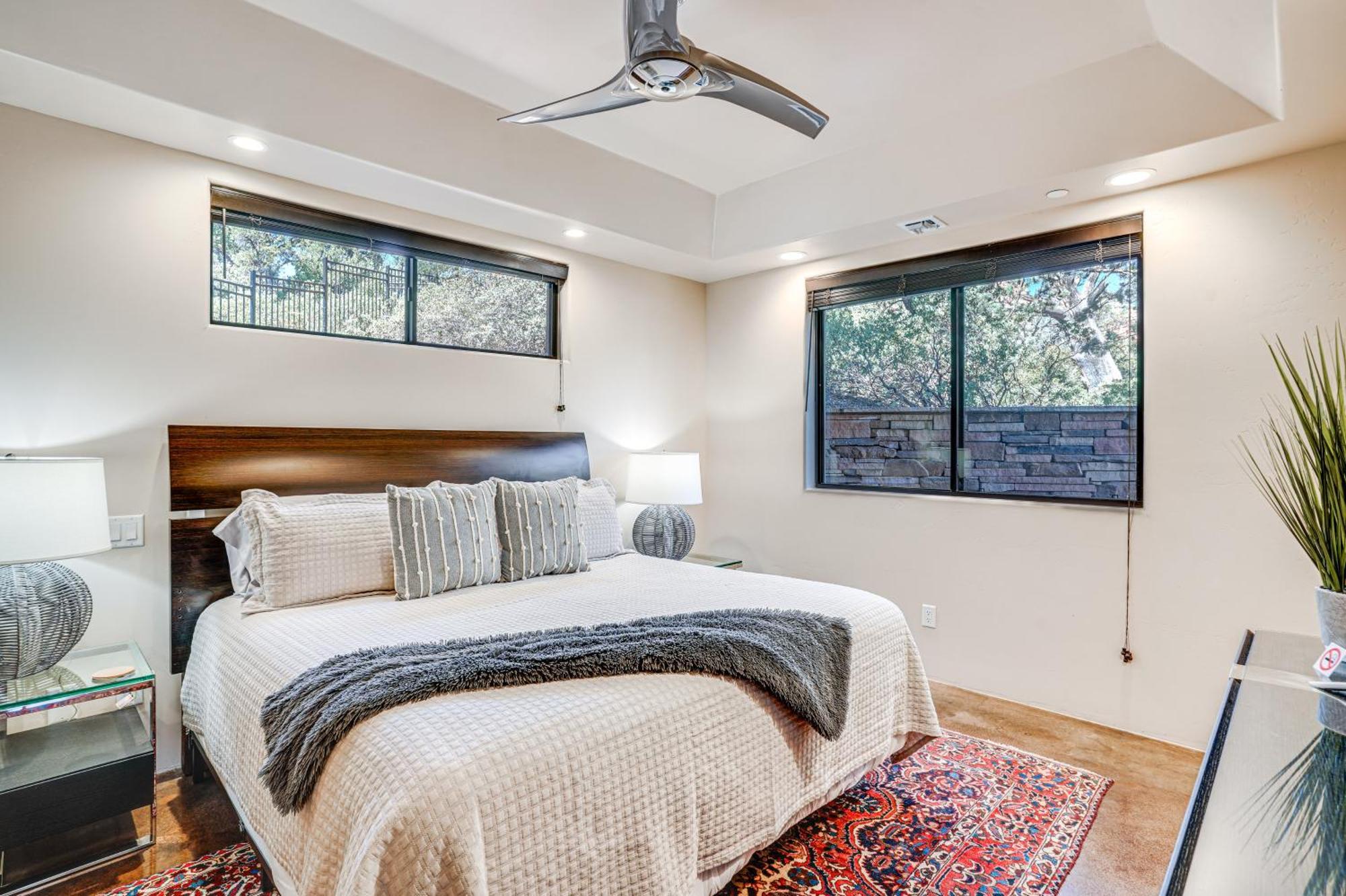 Sedona Couples Retreat With Patio Walk To Trails!アパートメント エクステリア 写真